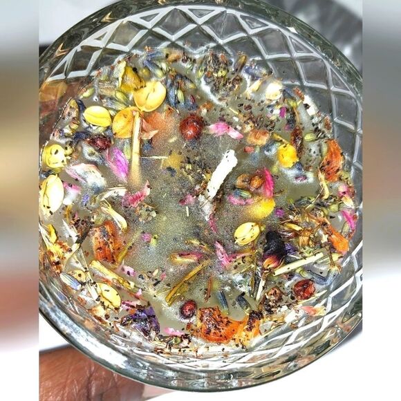 Hand crafted The witching Hour limited edition candle - Picture 3 of 9